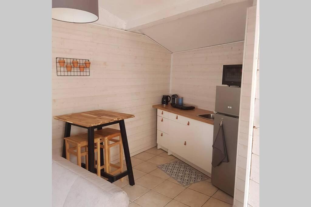 Maisonnette En Pierre Independante De 20 M2 Saint-Cirgues-sur-Couze Экстерьер фото